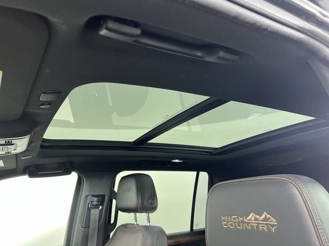 2021 Chevrolet Suburban High Country