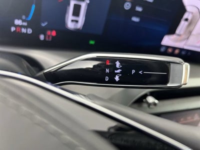 2026 Cadillac VISTIQ Platinum