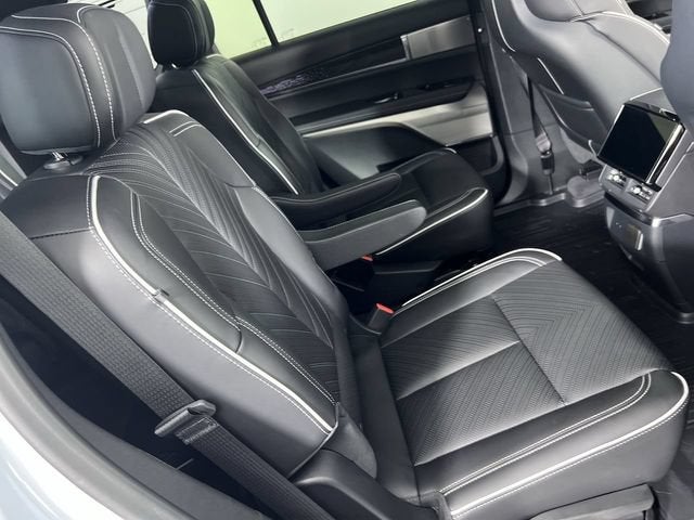 2026 Cadillac VISTIQ Platinum