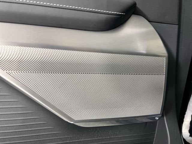 2026 Cadillac VISTIQ Platinum