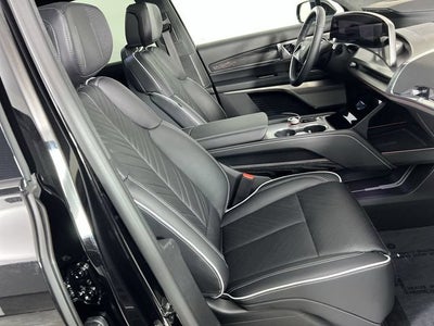 2026 Cadillac VISTIQ Platinum
