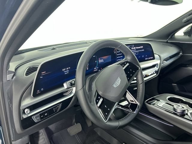 2024 Cadillac LYRIQ Luxury 1