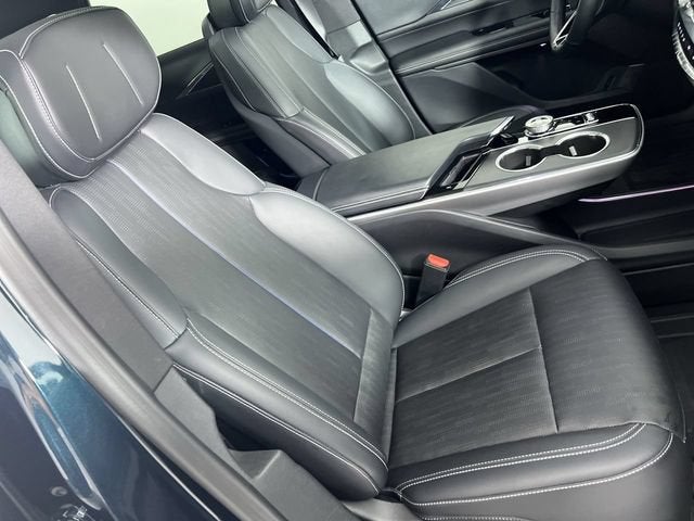 2024 Cadillac LYRIQ Luxury 1