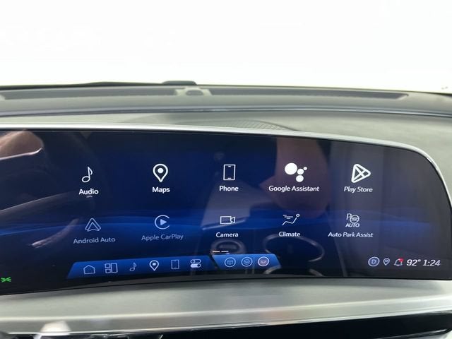 2024 Cadillac LYRIQ Luxury 2