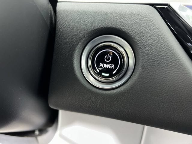 2024 Cadillac LYRIQ Luxury 2