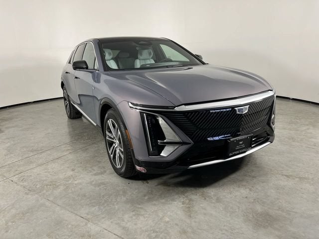 2024 Cadillac LYRIQ Luxury 2