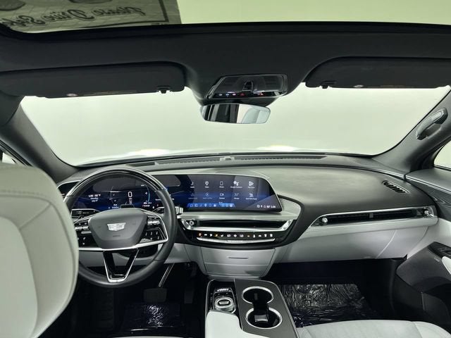 2024 Cadillac LYRIQ Luxury 2