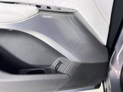 2024 Cadillac LYRIQ Luxury 2