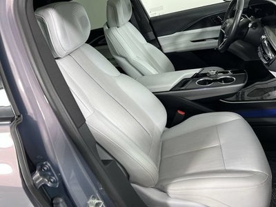 2024 Cadillac LYRIQ Luxury 2
