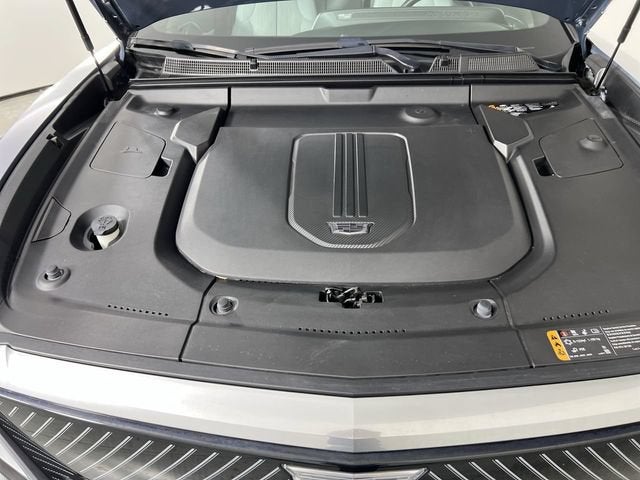 2024 Cadillac LYRIQ Luxury 2