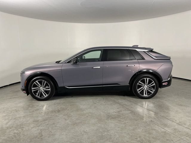 2024 Cadillac LYRIQ Luxury 2