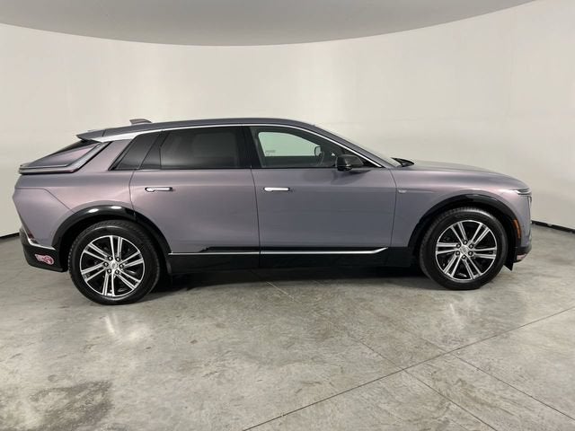 2024 Cadillac LYRIQ Luxury 2