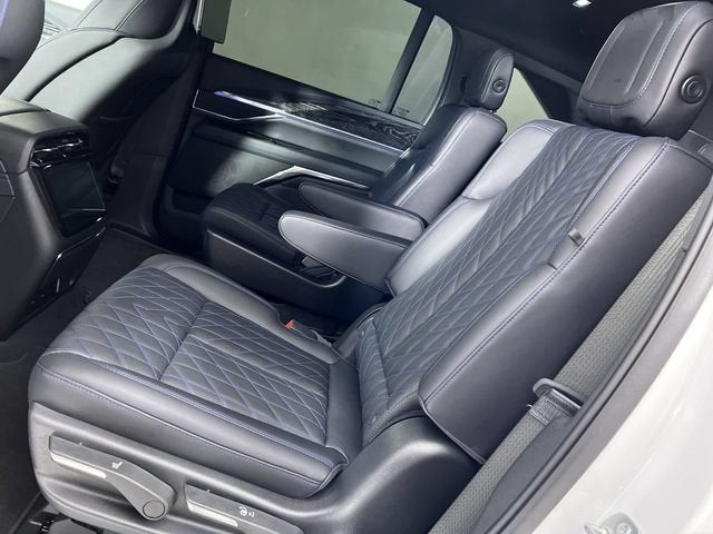 2025 Cadillac ESCALADE IQ Luxury 1