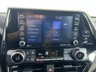 2022 Toyota Highlander Hybrid XLE