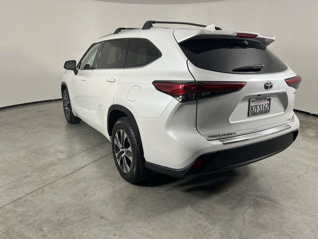 2022 Toyota Highlander Hybrid XLE