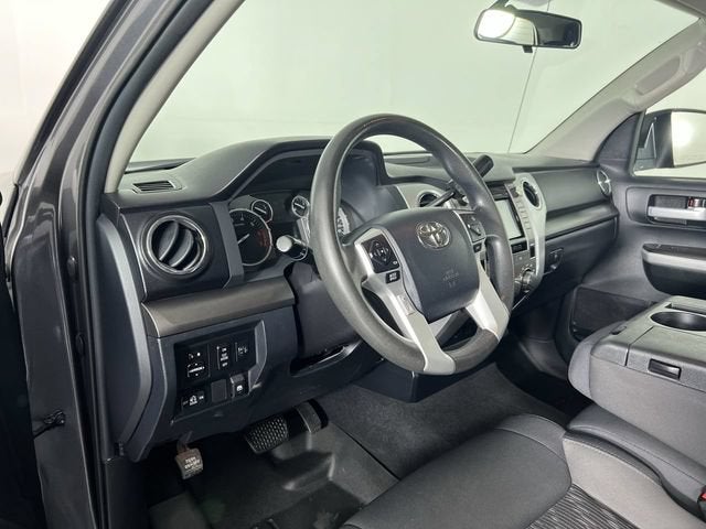 2017 Toyota Tundra SR5 5.7L V8