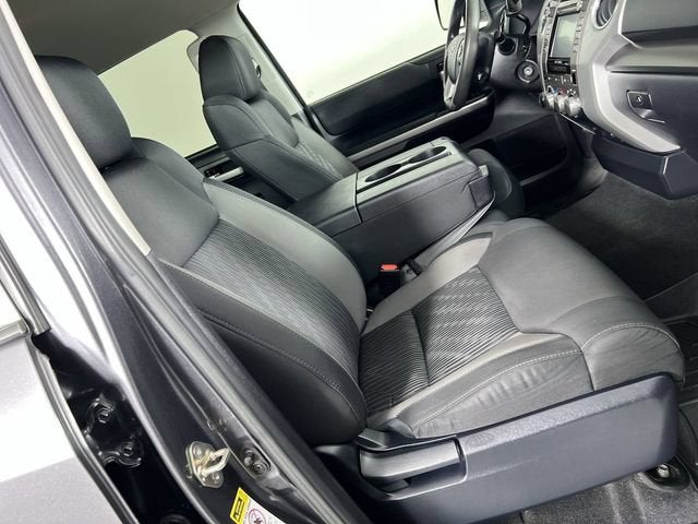 2017 Toyota Tundra SR5 5.7L V8