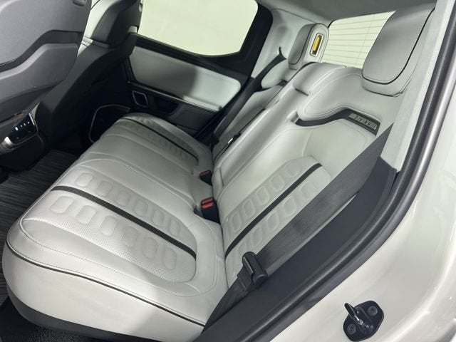 2024 RIVIAN R1T Adventure