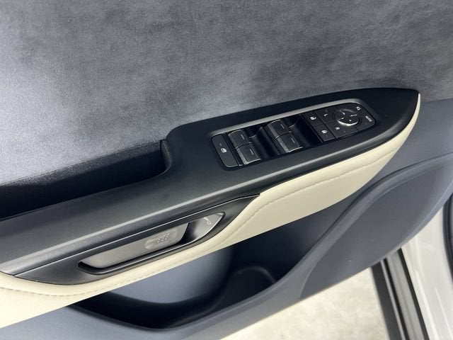 2023 Lexus RZ 450e Luxury