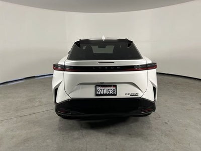 2023 Lexus RZ 450e Luxury