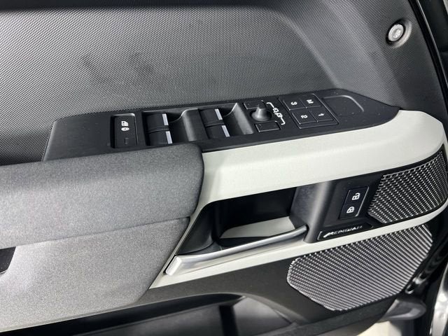 2023 Land Rover Defender S